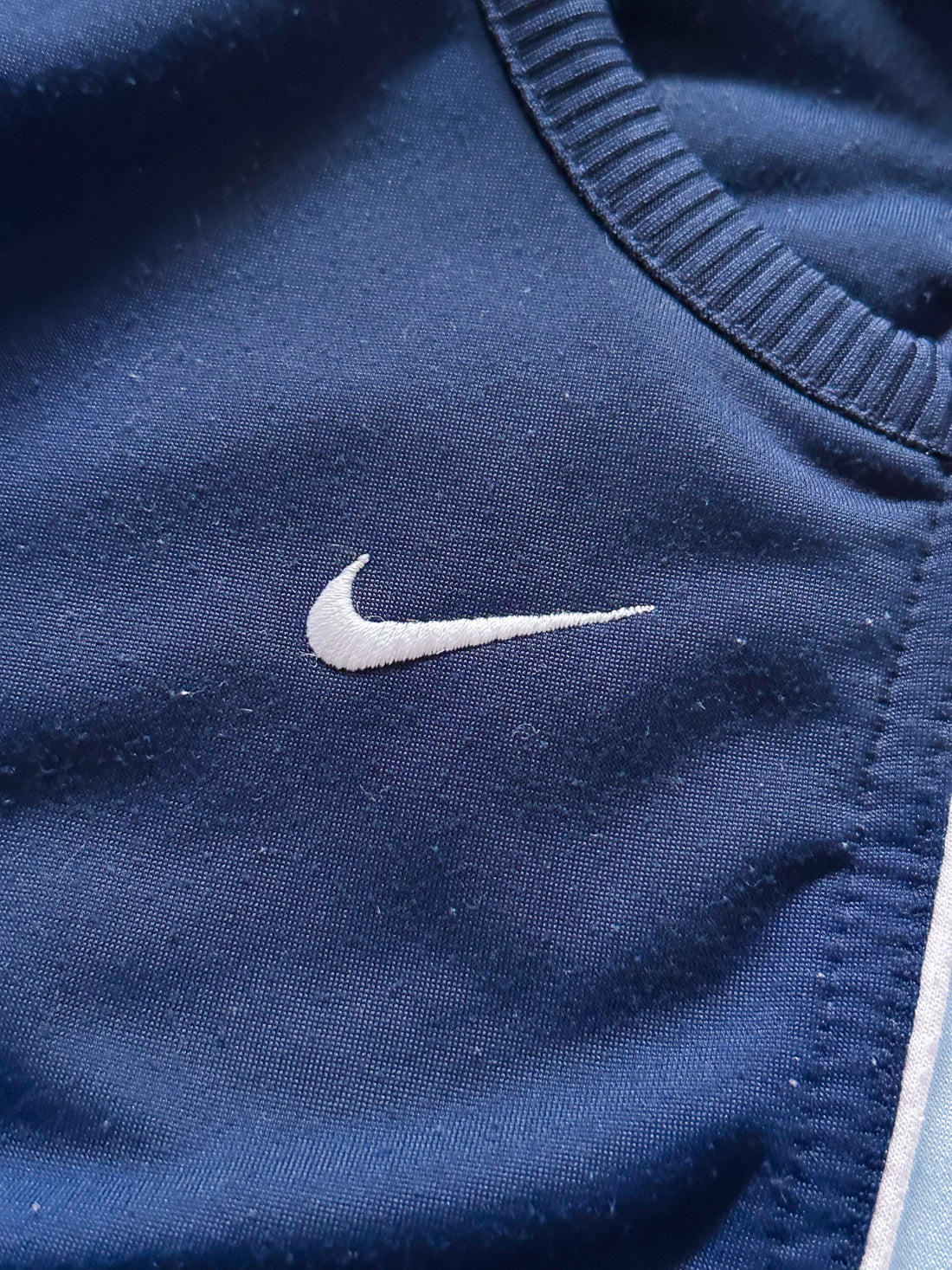 Pantalón Jogger Vintage Nike Azul Marino a Rayas – Oferta Limitada