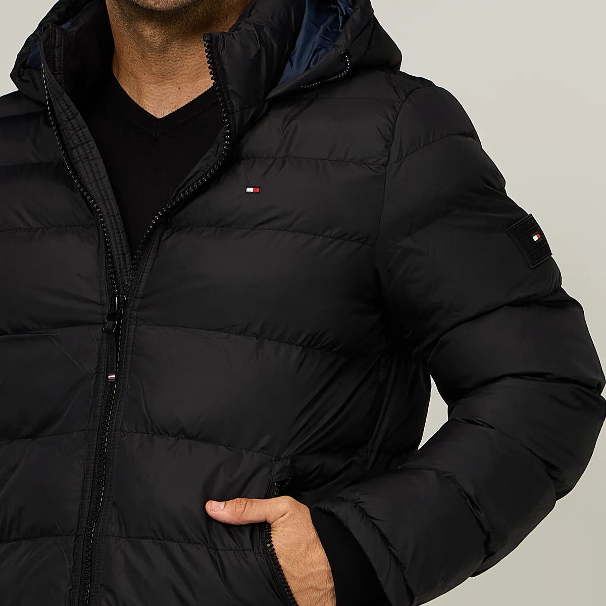 Parka Acolchada Con Gorro Negro Tommy Hilfiger