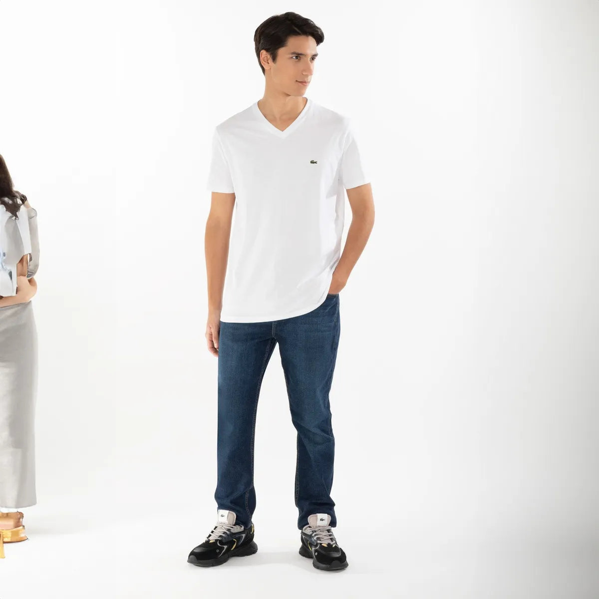 Polera Manga Corta Cuello V Hombre Lacoste